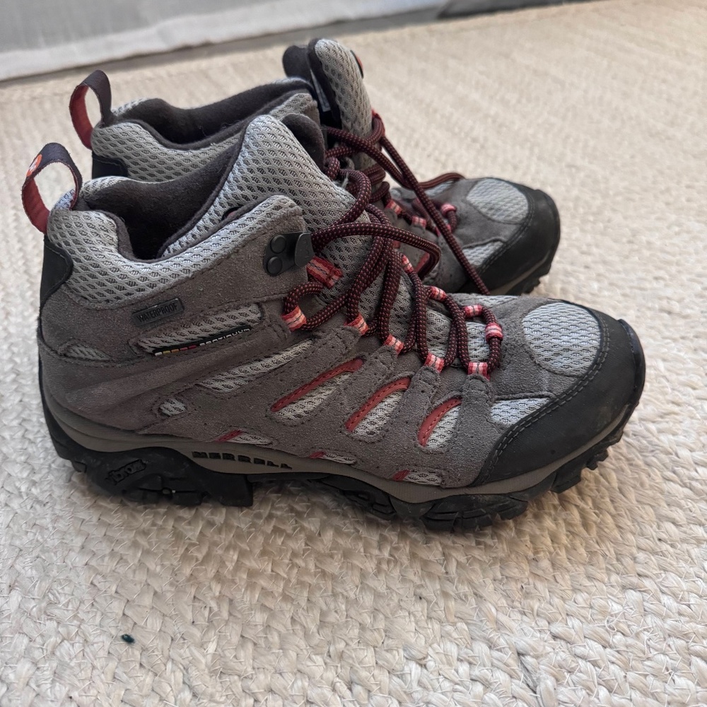 Merrell Women's Moab 3 Waterproof Hiking Boots 8.5